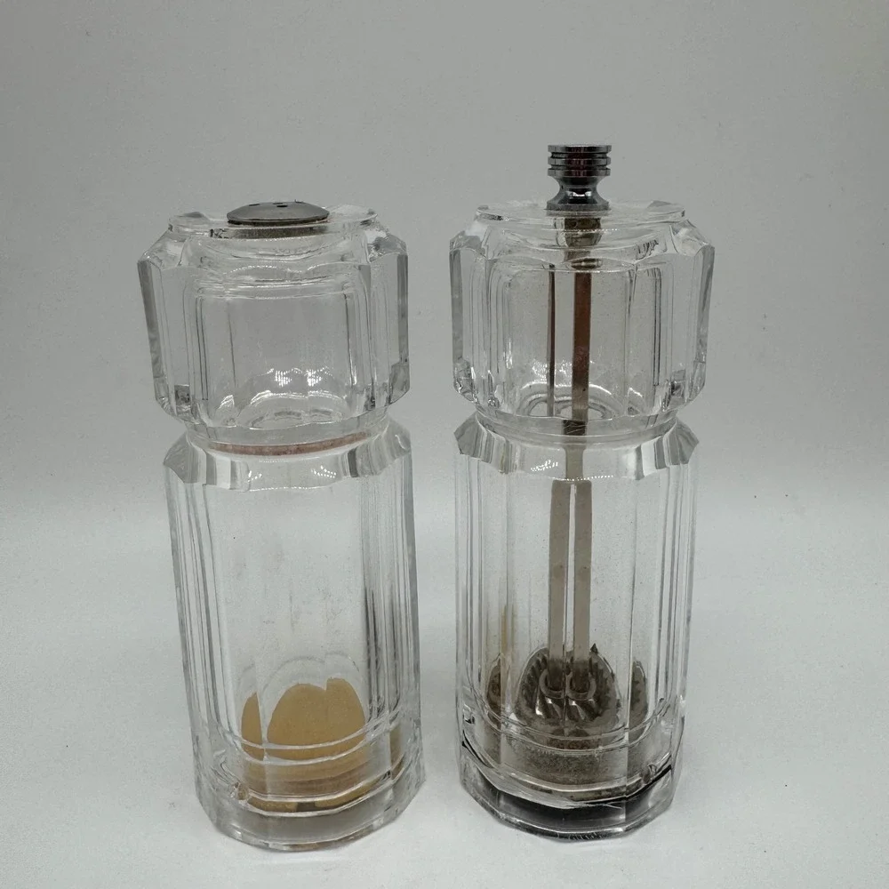 Vintage Olde Thompson Clear Acrylic Salt Shaker Pepper Mill Grinder Set 5.5